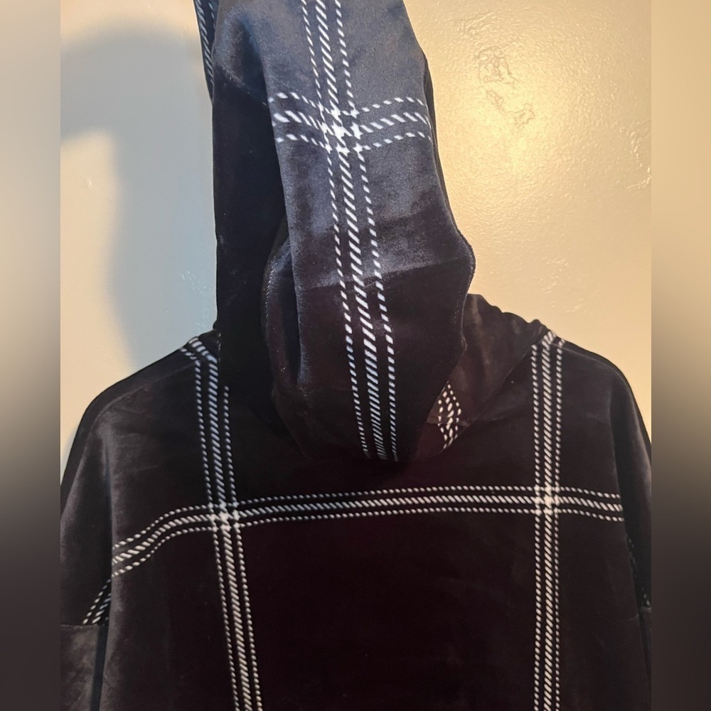 Tavi Campfire Hoodie Size Large Black White Window Pane Stripes Cropped Velour - Picture 11 of 14